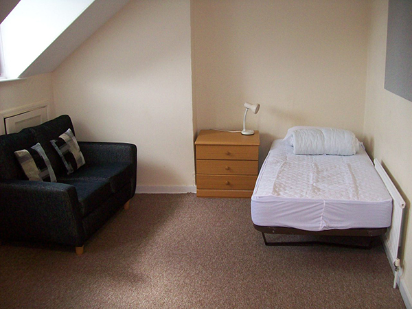 11 Chesterton Road Room Example